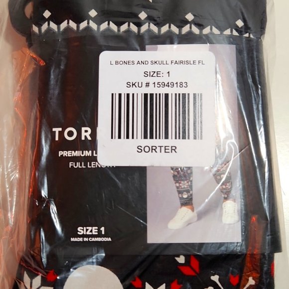 ❤️NWT VINTAGE TORRID LEGGING - SKULL FAIR ISLE SNOWFLAKE - PLUS SIZE CHRISTMAS - Picture 8 of 14